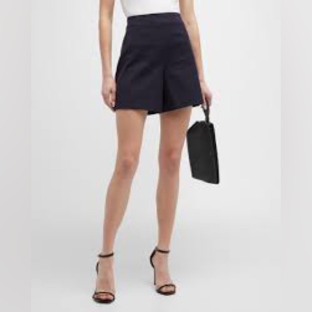 NWT! SPANX Polished 6” short. Classic Black. Size large. 20370.